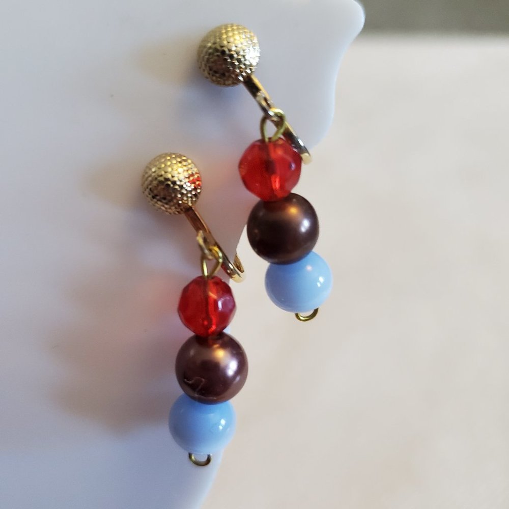 Gold Tone Clip On Glass and Cat's Eye Dangle Earrings Tony Alexander Jewelry NWT
